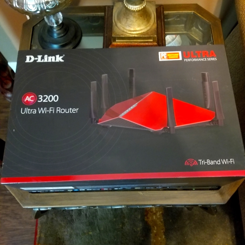 ( NEW) D-LINK AC 3200 ULTRA WI-FI ROUTER- tri Brand wifi. Make an offer